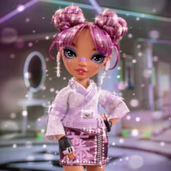 Rainbow High Modepop Lila Yamamoto - Zachtpaars -Barbie || Baby Born Verkoopwinkel 1991142 6145e88c